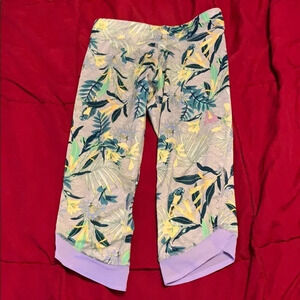 Old Navy Active girls capri leggings size L 10-12